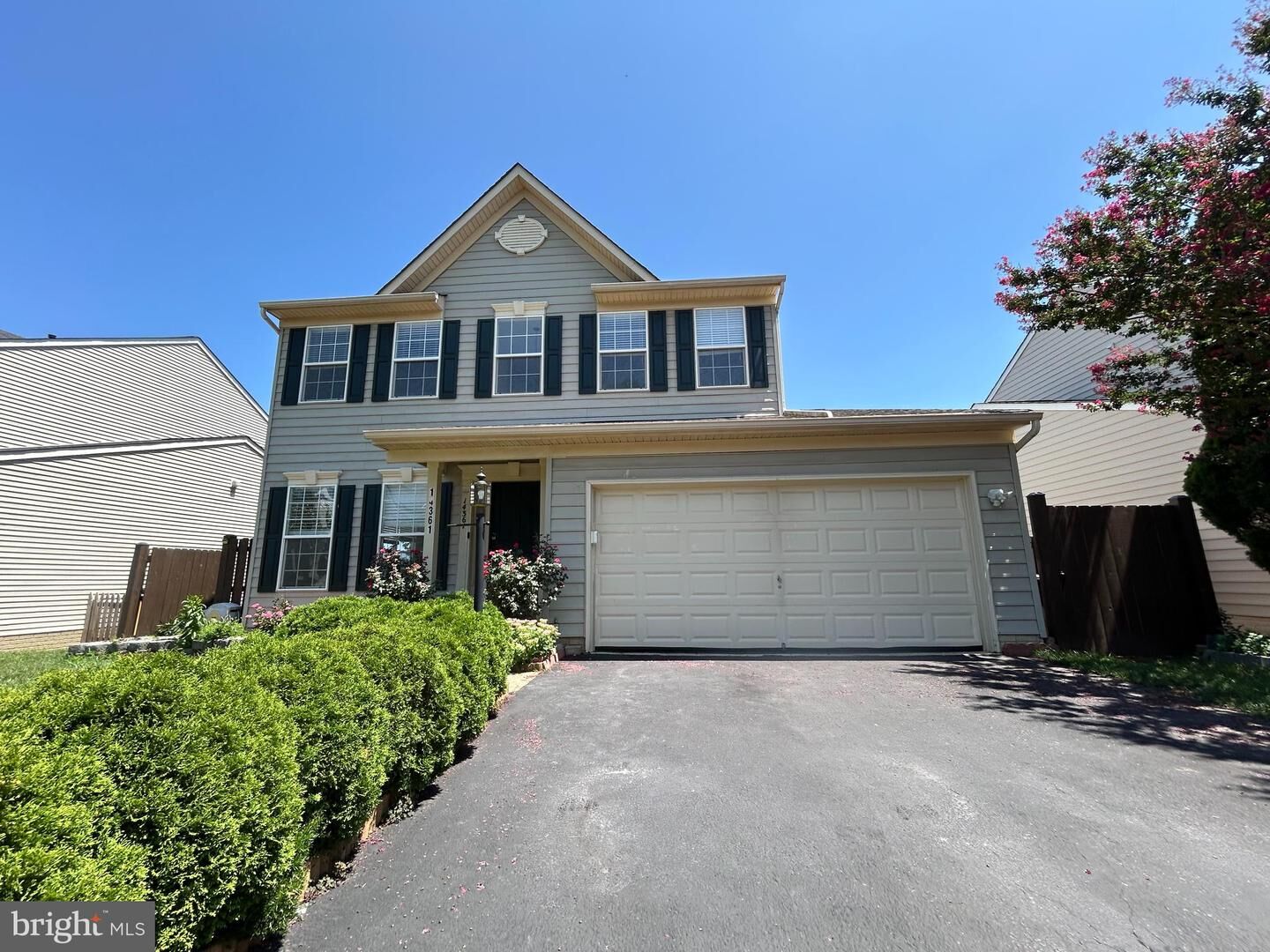 Property Photo: 14361 Fallsmere Circle VA 20155