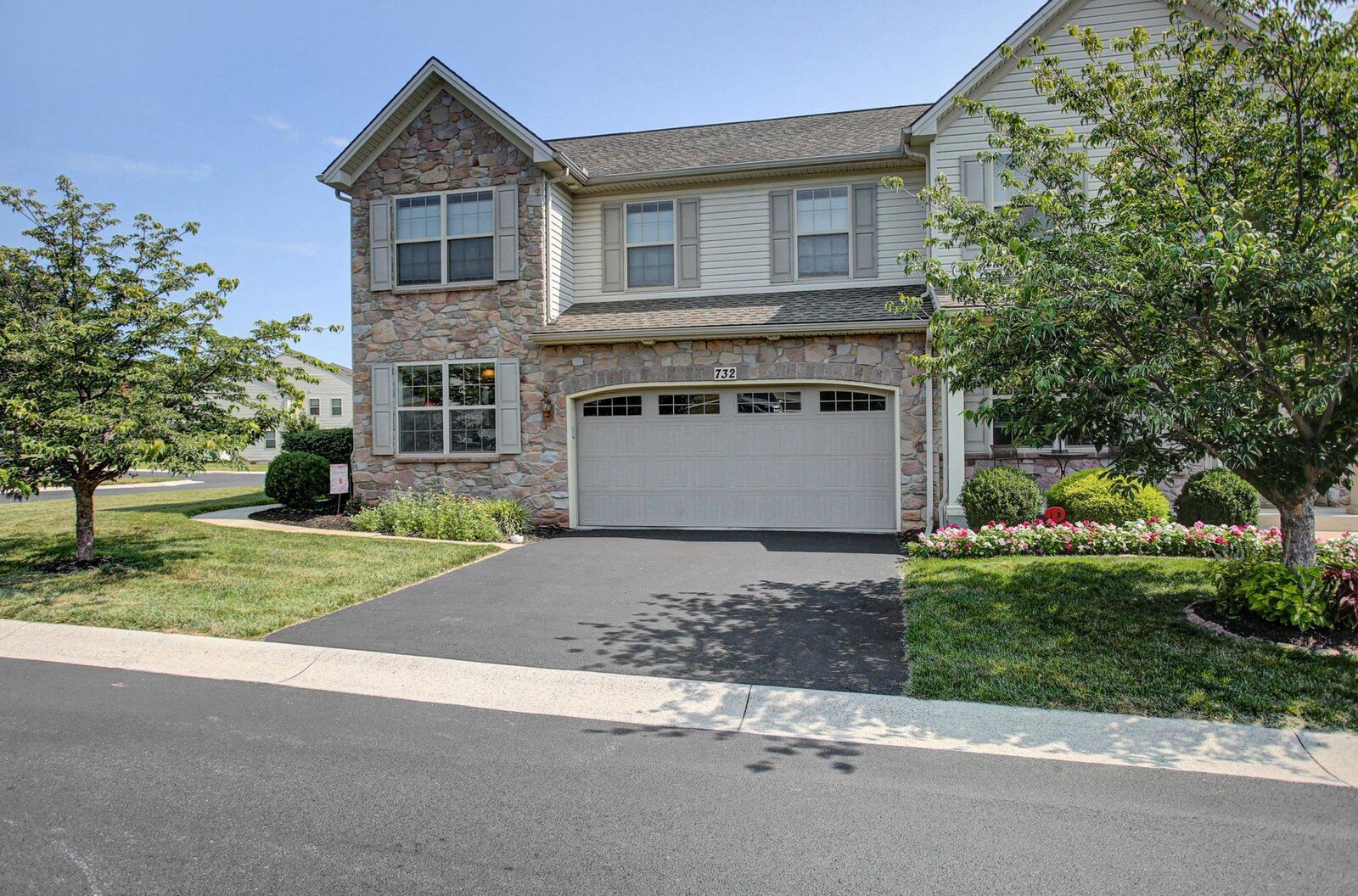 Property Photo:  732 Gladstone Court  PA 17055 