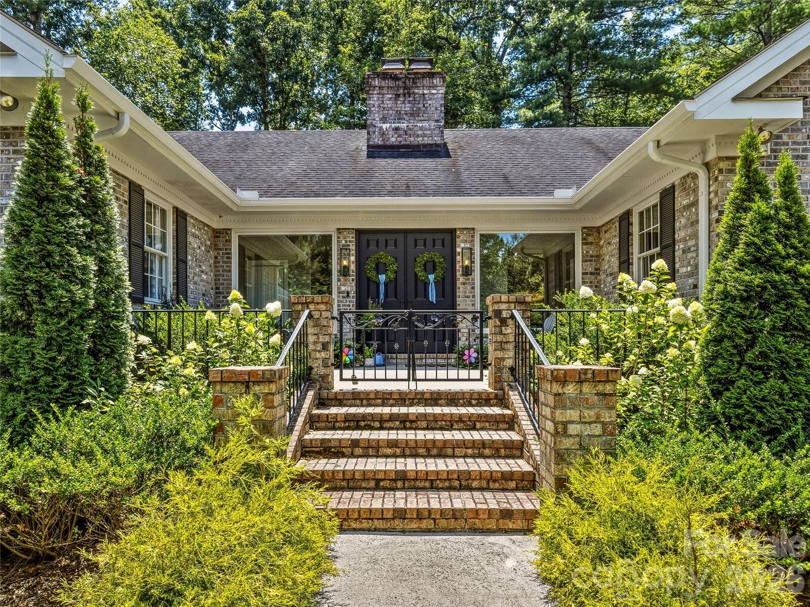 Property Photo: 4 Hemlock Road NC 28803
