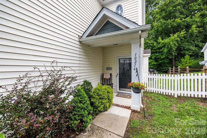 Property Photo: 10216 Old Carolina Drive NC 28214