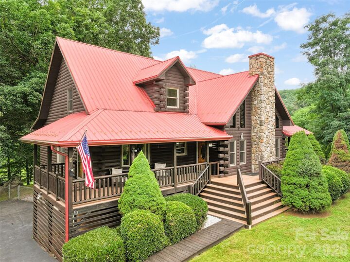Property Photo:  42 Chinaberry Court  NC 28785 