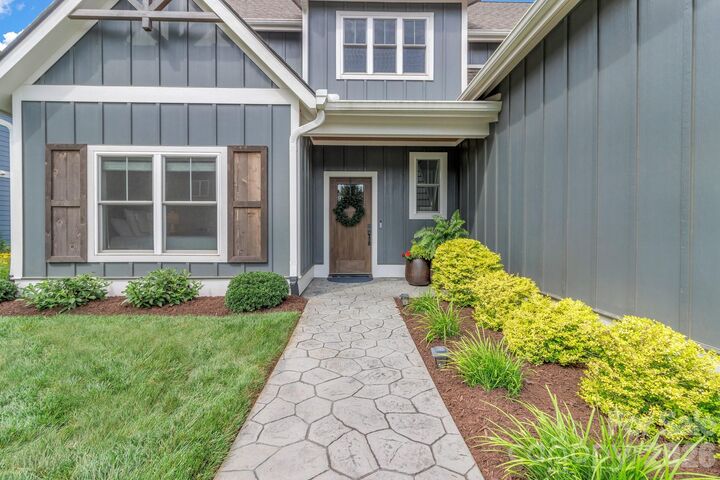 Property Photo: 136 Ellis Lane NC 28704