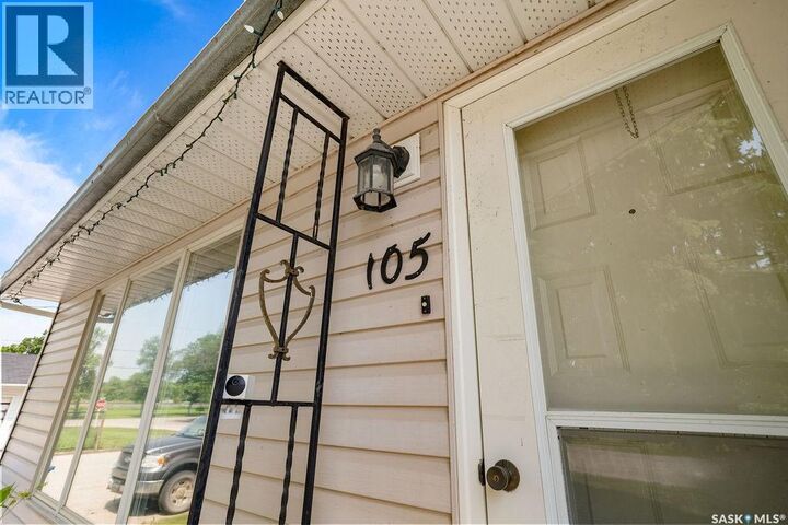 Property Photo:  105 Ash Street  SK S0G 5H0 