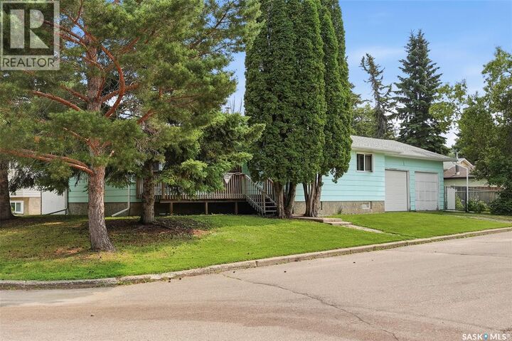 Property Photo: 29 Macdowall Crescent SK S6V 6N2