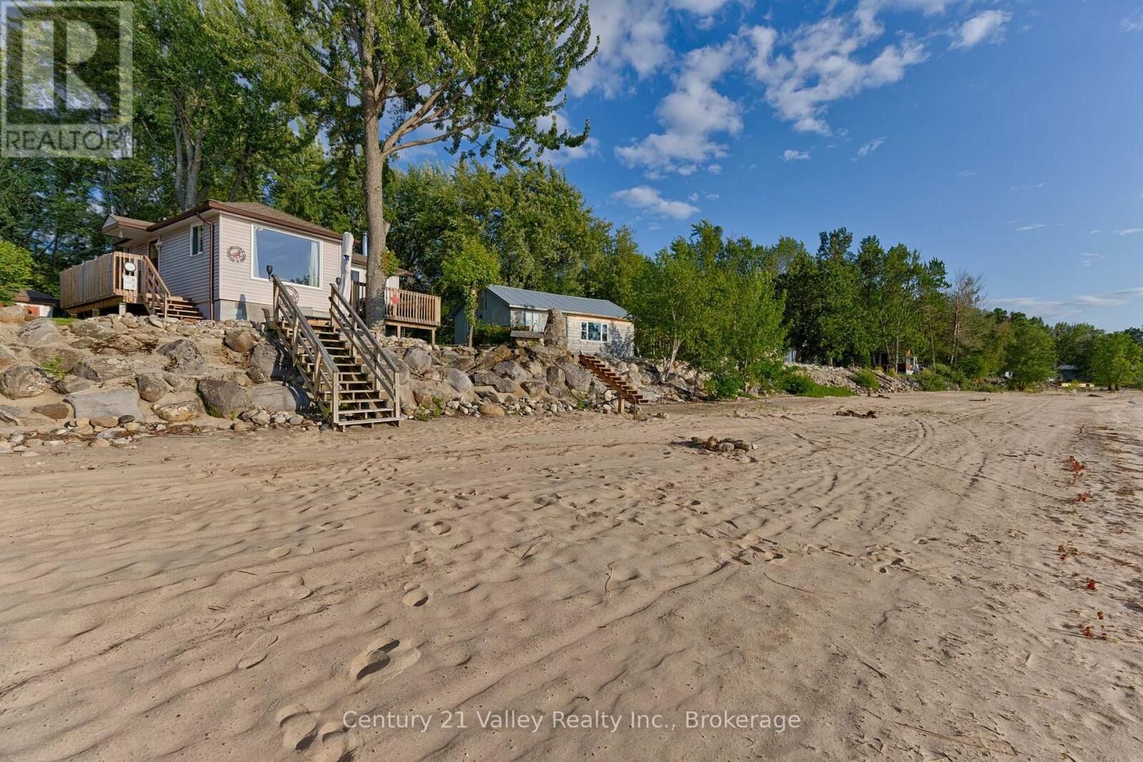 Property Photo: 115 Greatview Trail ON K8A 6W2
