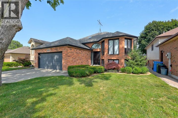 Property Photo:  682 Michael Drive  ON N8N 4N2 