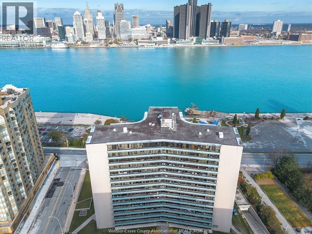 Property Photo:  111 Riverside Drive East 914  ON N9A 2S6 