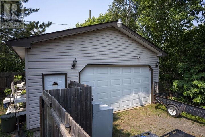 Property Photo:  1117 Mountdale Ave  ON P7E 3A2 