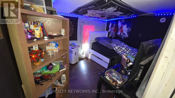 Property Photo:  48 Cameron Street South  ON P4N 3S6 