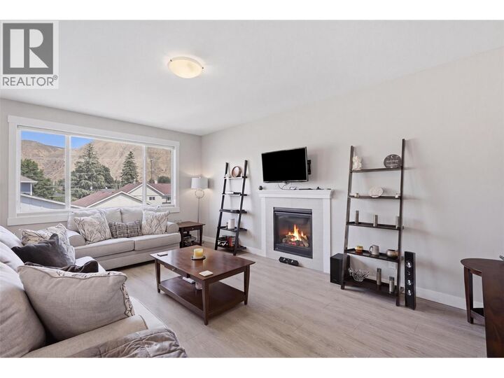 Property Photo:  2352 Bossert Avenue  BC V2B 4V6 