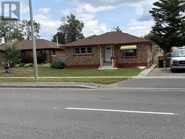 Property Photo:  290 Hodder Ave  ON P7A 1S9 