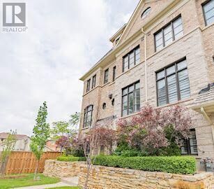 Property Photo:  2037 Queensborough Gate  ON L5M 0Y1 