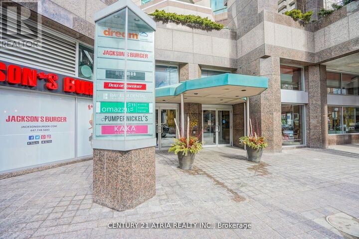 Property Photo: 38 Elm Street 3309 ON M5G 2K5