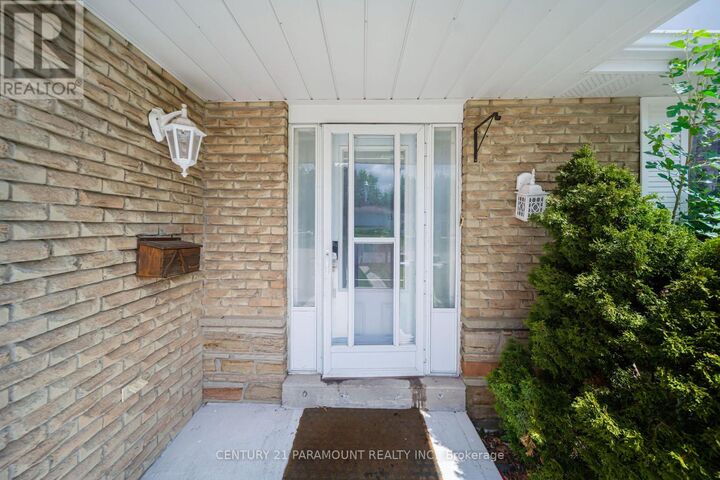 Property Photo: 11 Gondola Crescent ON L6S 1W5