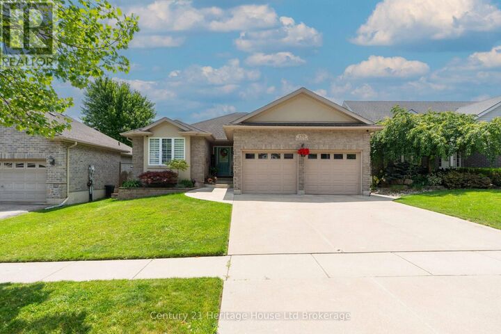 Property Photo: 150 Forestway Trail ON N4S 9A7