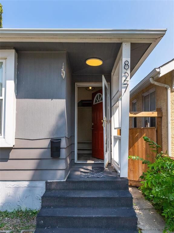 Photo de la propriété: 827 Arlington Street MB R3E 2E3