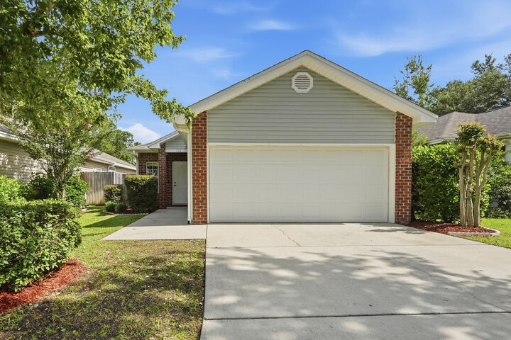 Property Photo: 102 Matt Boulevard FL 32578