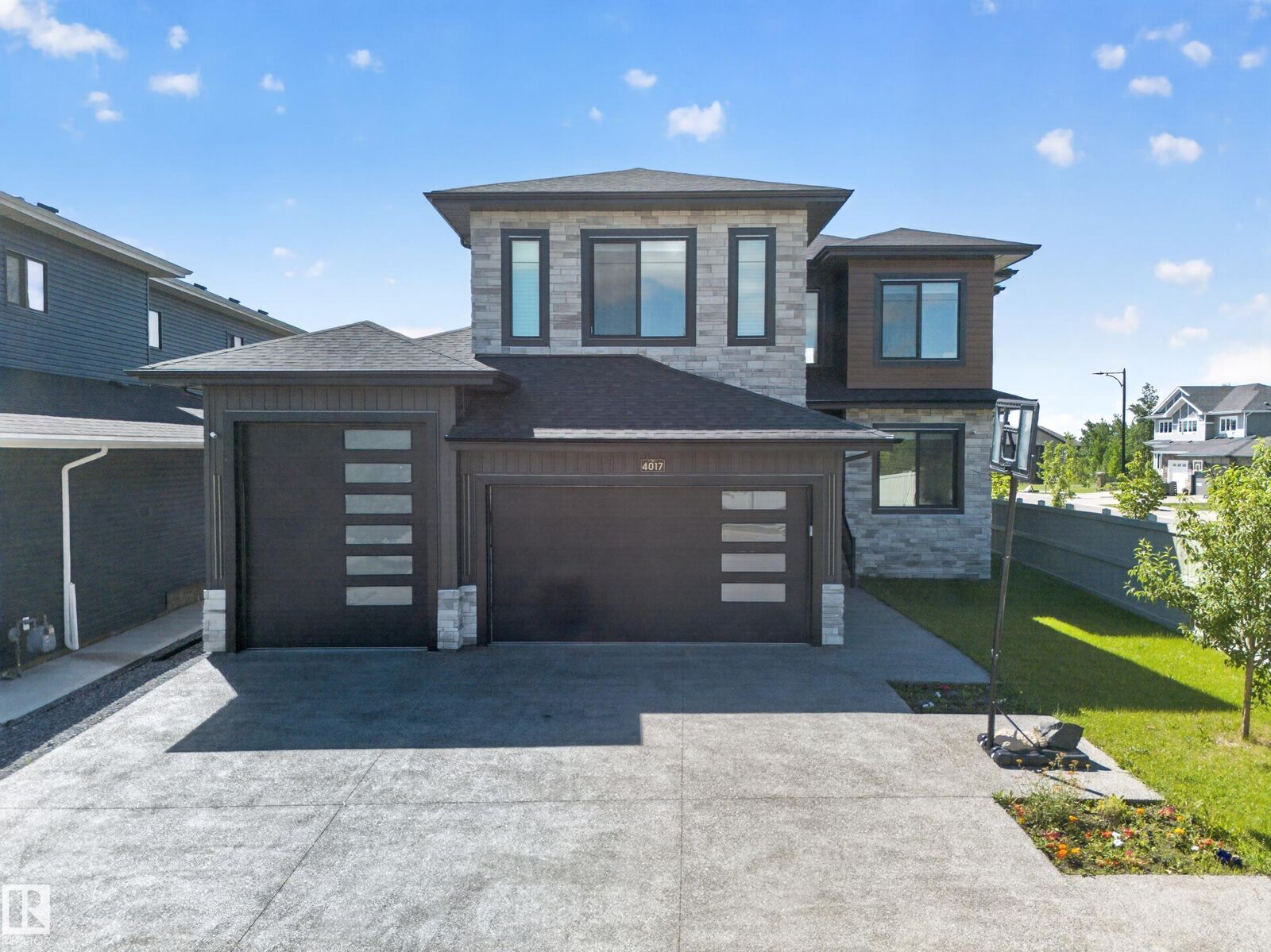 Property Photo: 4017 47 Avenue AB T4X 2A8