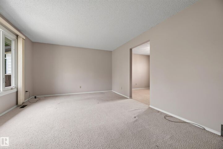 Property Photo: 11607 139 Avenue NW AB T5X 3L3