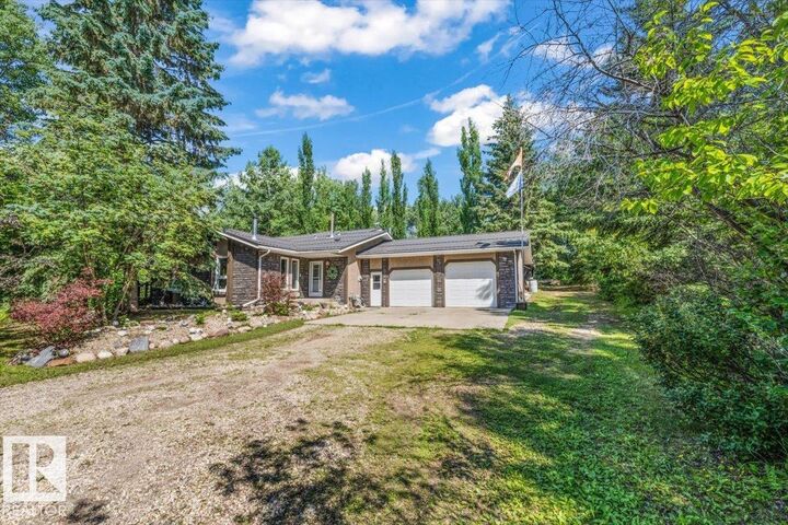 Property Photo: 54129 Rge Road 275 42 AB T7X 3S4