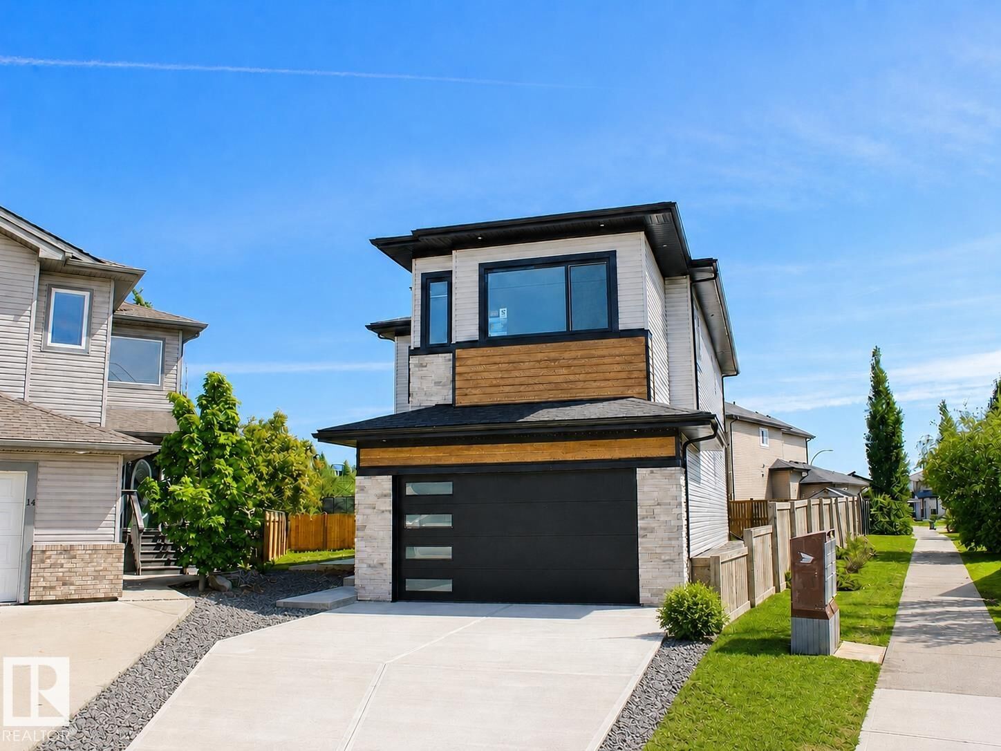 Property Photo: 16 Middleton Close AB T9E 0E3