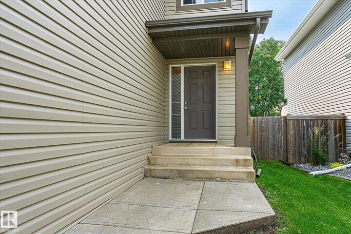 Property Photo:  24 Everwood Close  AB T8N 7H1 