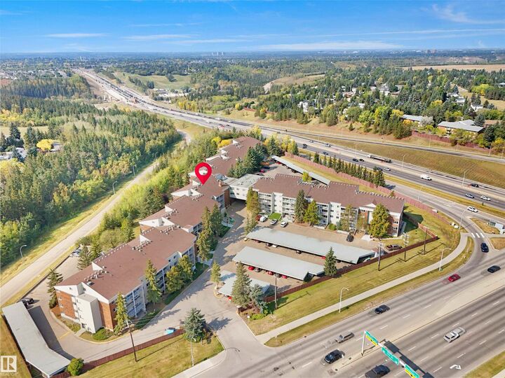 Property Photo: 4404 122 Street NW 428 AB T6J 4A9