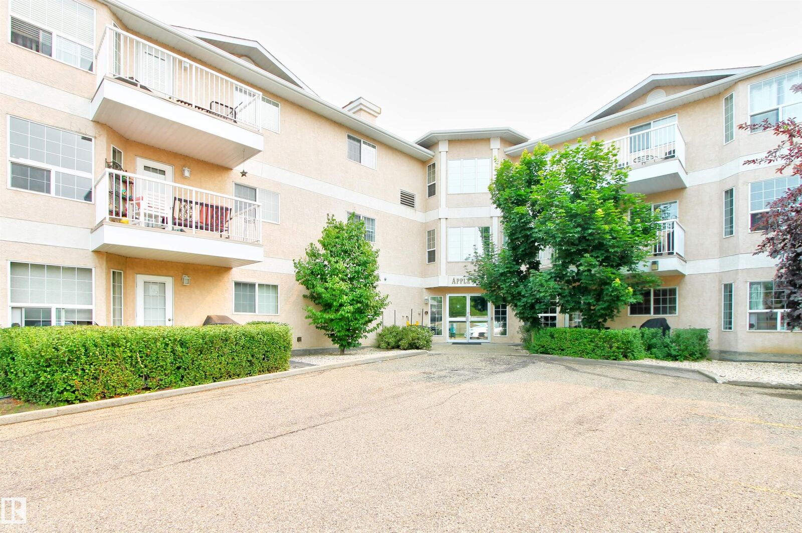 Property Photo:  2 Alpine Boulevard 106  AB T8N 3Y3 