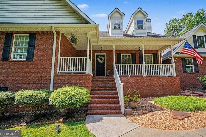 Property Photo: 758 Hemphill Road GA 30281
