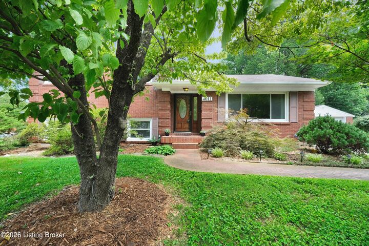 Property Photo: 4011 Mamaroneck Rd KY 40218