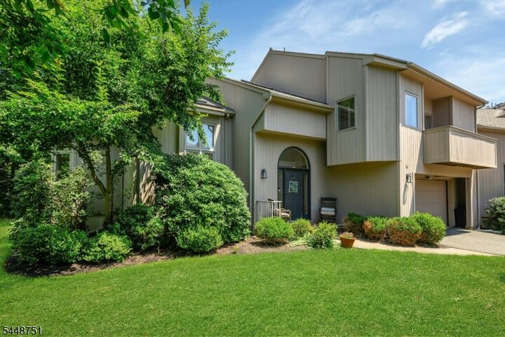 Property Photo: 14 Robinhood Dr NJ 07046
