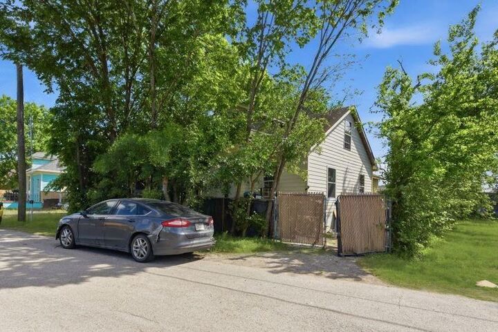 Property Photo:  3814 Walker Street  TX 77023 