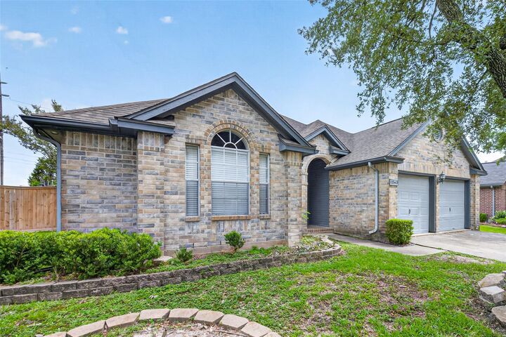 Property Photo: 11563 Withers Way Circle TX 77065