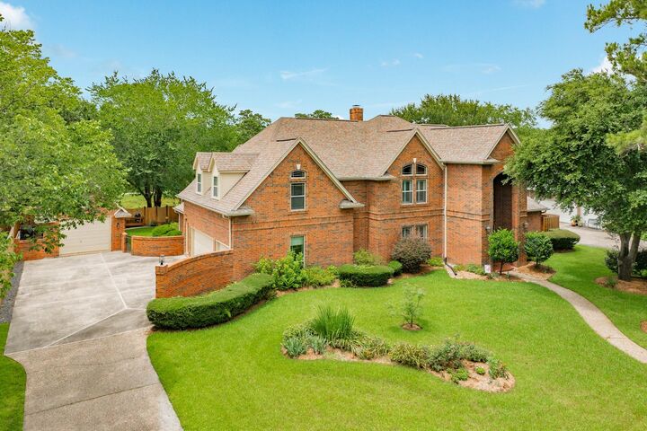 Property Photo:  14618 Sandy Creek Drive  TX 77070 