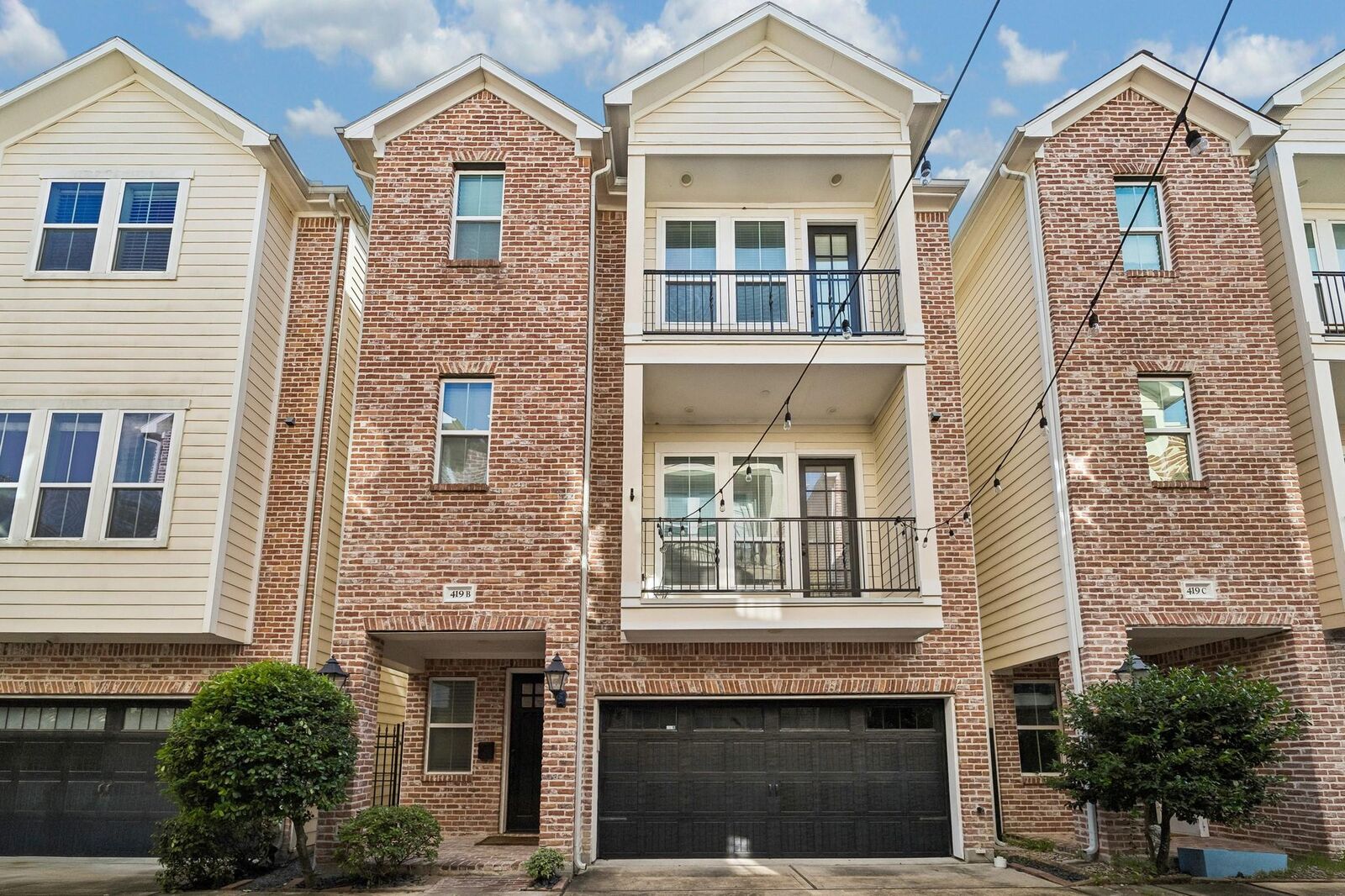 Property Photo: 419 W 16th Street B TX 77008