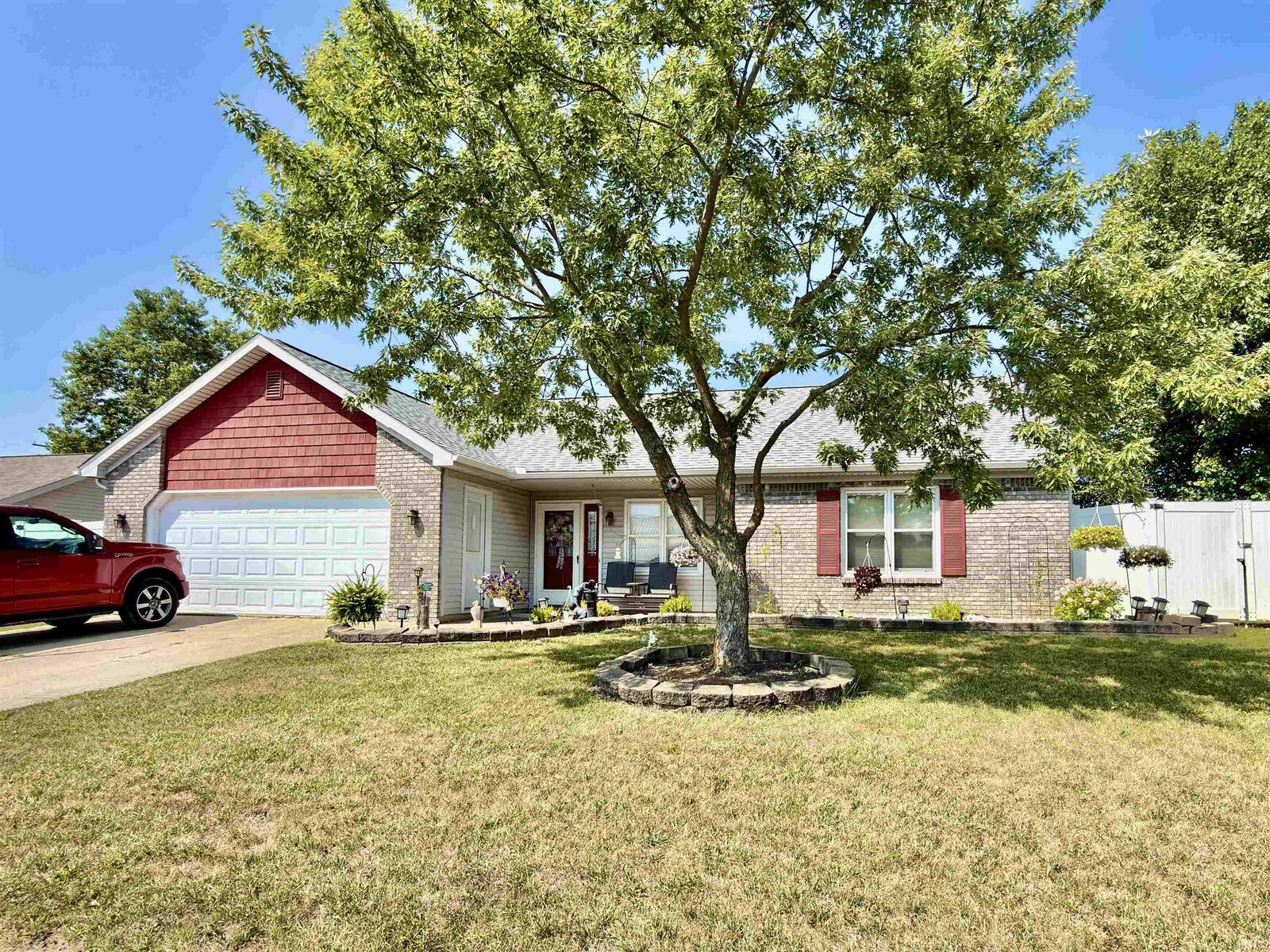 Property Photo: 1411 Knoll Crest Drive IN 46755-2947