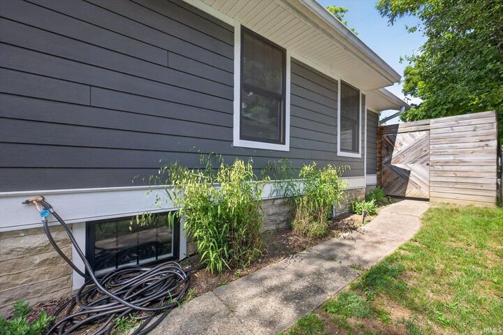 Property Photo:  1211 S Lincoln Street  IN 47401 