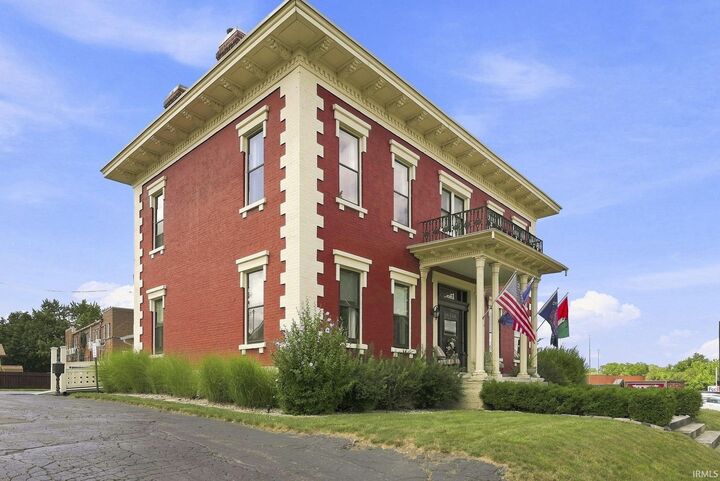 Property Photo: 326 S Jefferson Street IN 46750