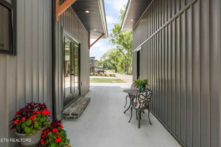 Property Photo: 2944 Beaumaple Way TN 37917