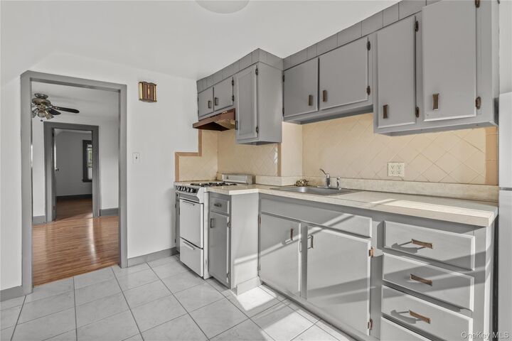 Property Photo:  50 Highland Avenue 3rd Floor  NY 10801 