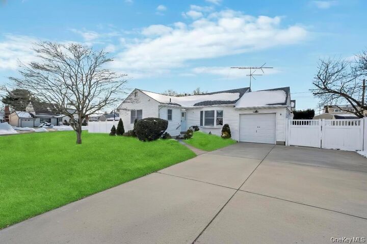 Property Photo:  4 Adams Street  NY 11801 