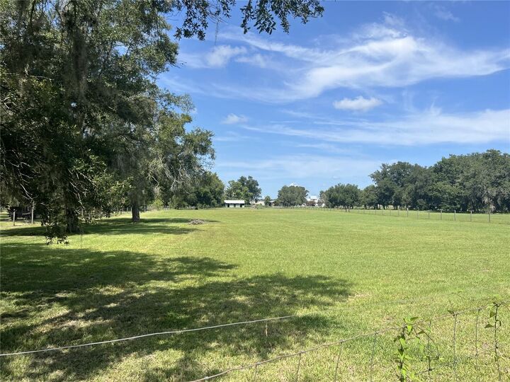 Property Photo:  Old Lakeland Highway  FL 33525 
