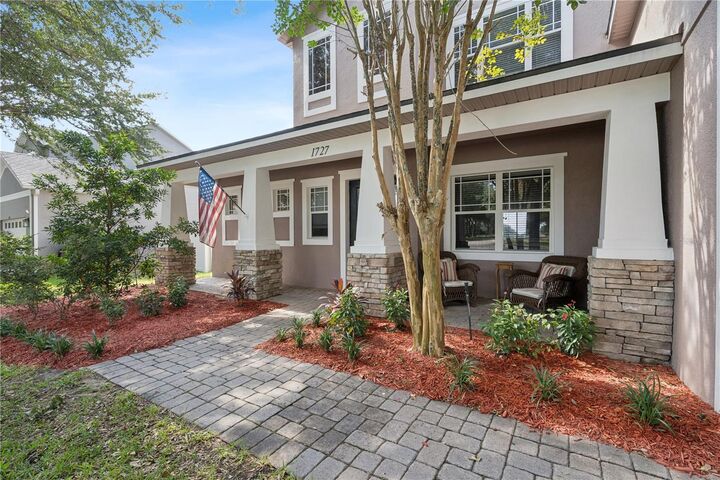 Property Photo:  1727 Southern Oak Loop  FL 34715 