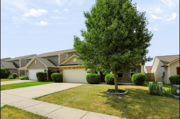Property Photo:  2979 W Sampler Street  IN 46157 