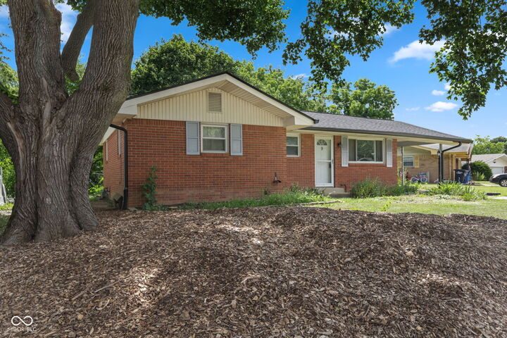 Property Photo: 9 Kiefer Court IN 46107