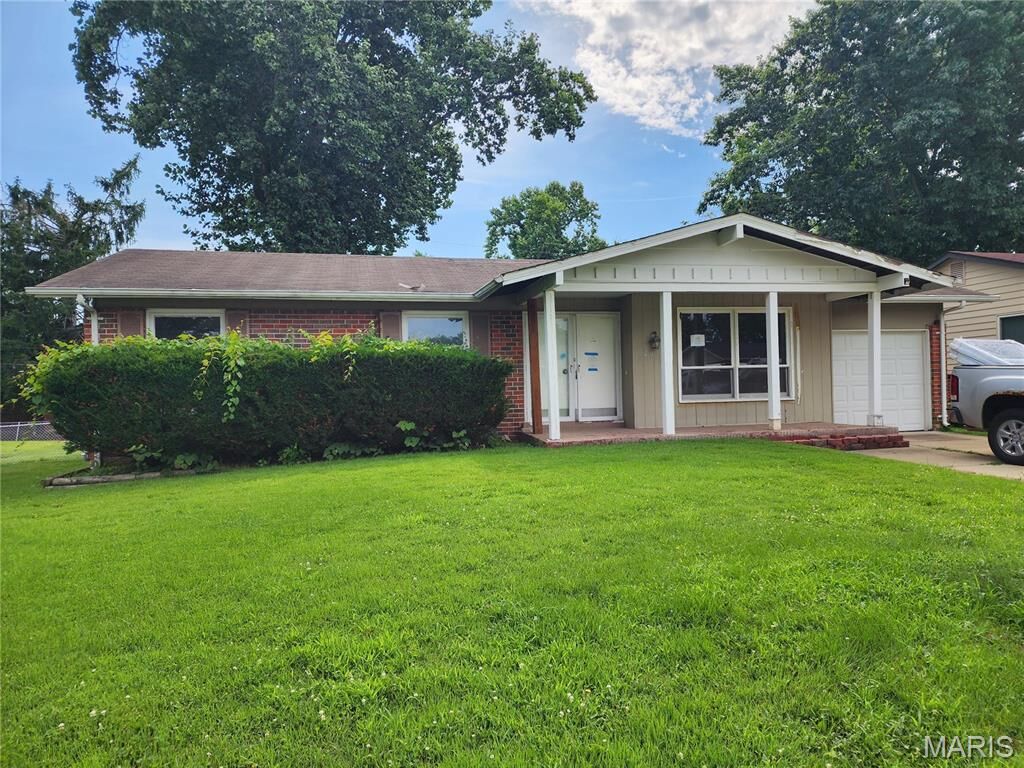 Property Photo:  2960 Devonshire Drive  MO 63033 