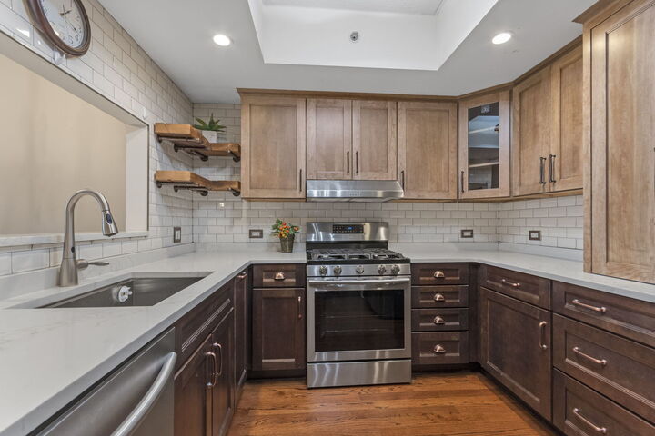 Property Photo: 310 S Main Street 209 IL 60148
