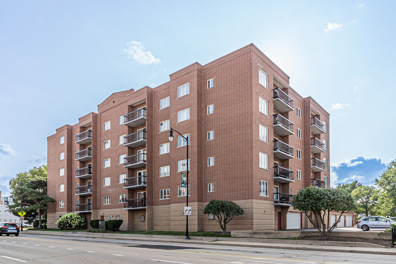 Property Photo:  1480 Jefferson Street 401  IL 60016 