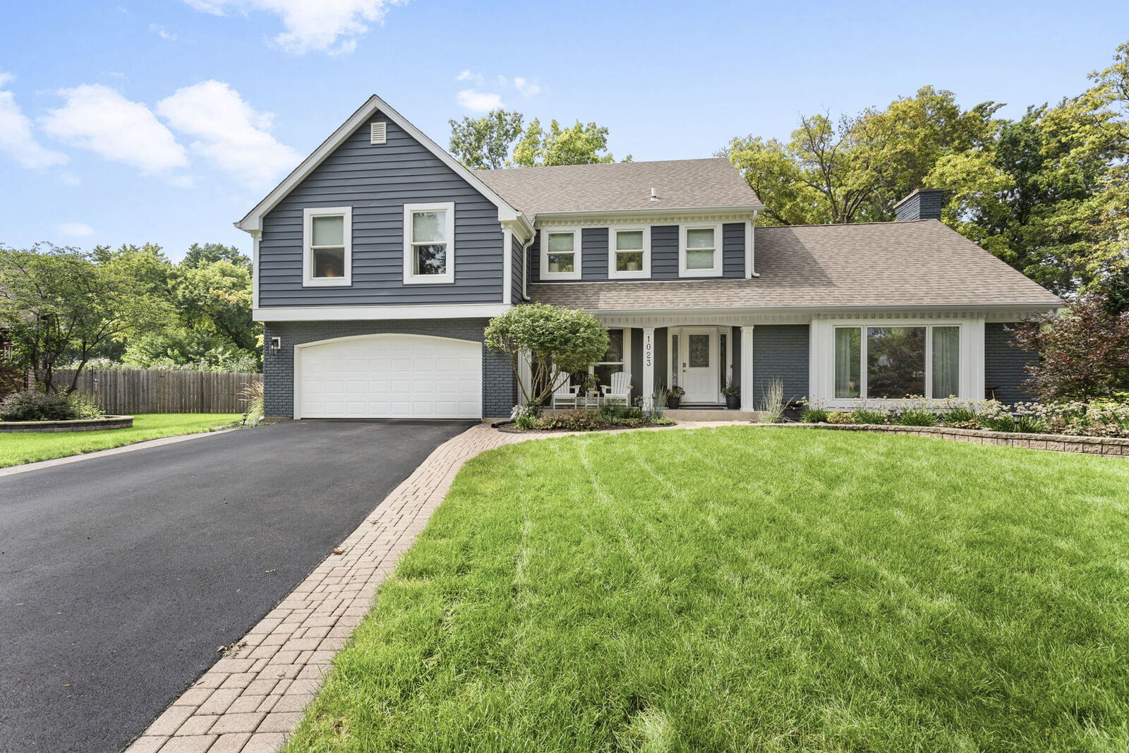 Property Photo:  1023 Creekside Circle  IL 60563 