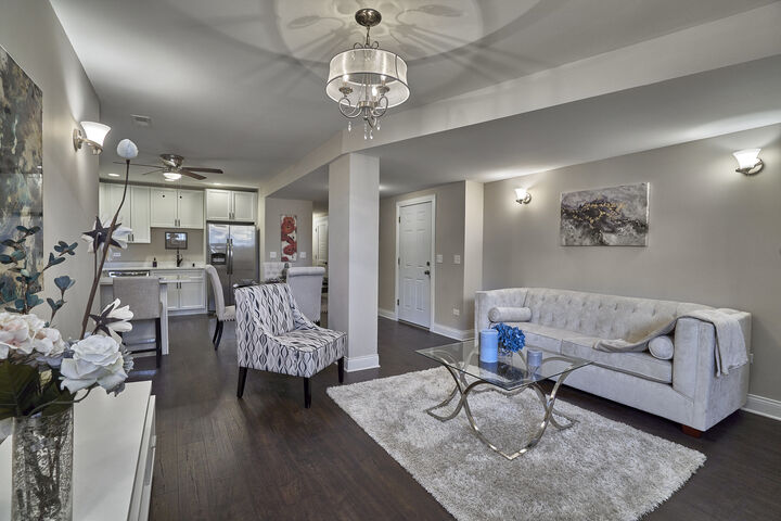 Property Photo:  4520 S King Drive 1B  IL 60653 